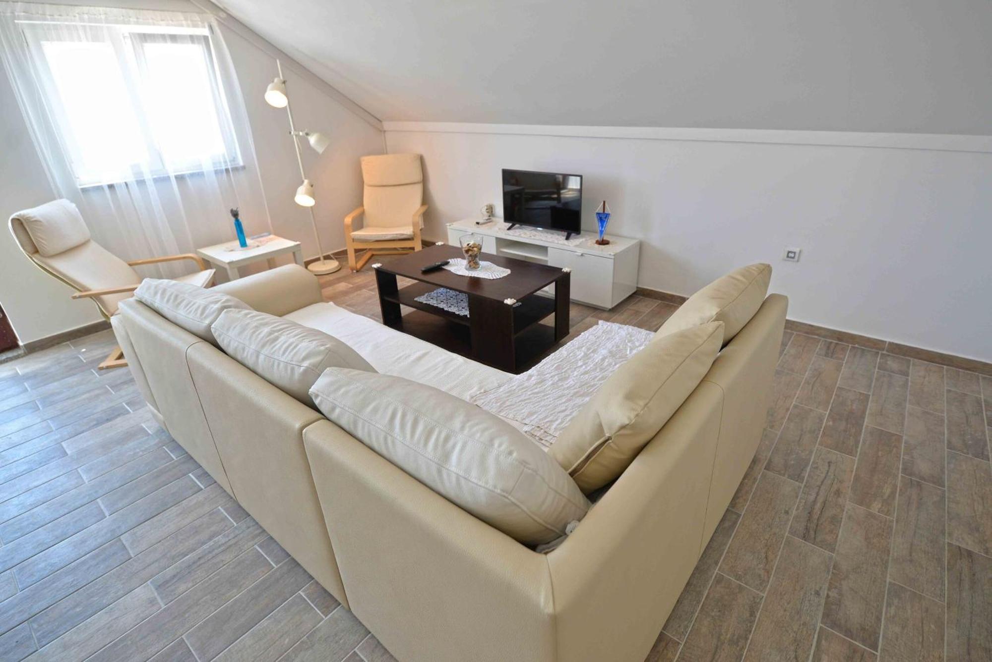 Apartments Mili - Near The Sea And The Centar Of Place Betina  Eksteriør billede