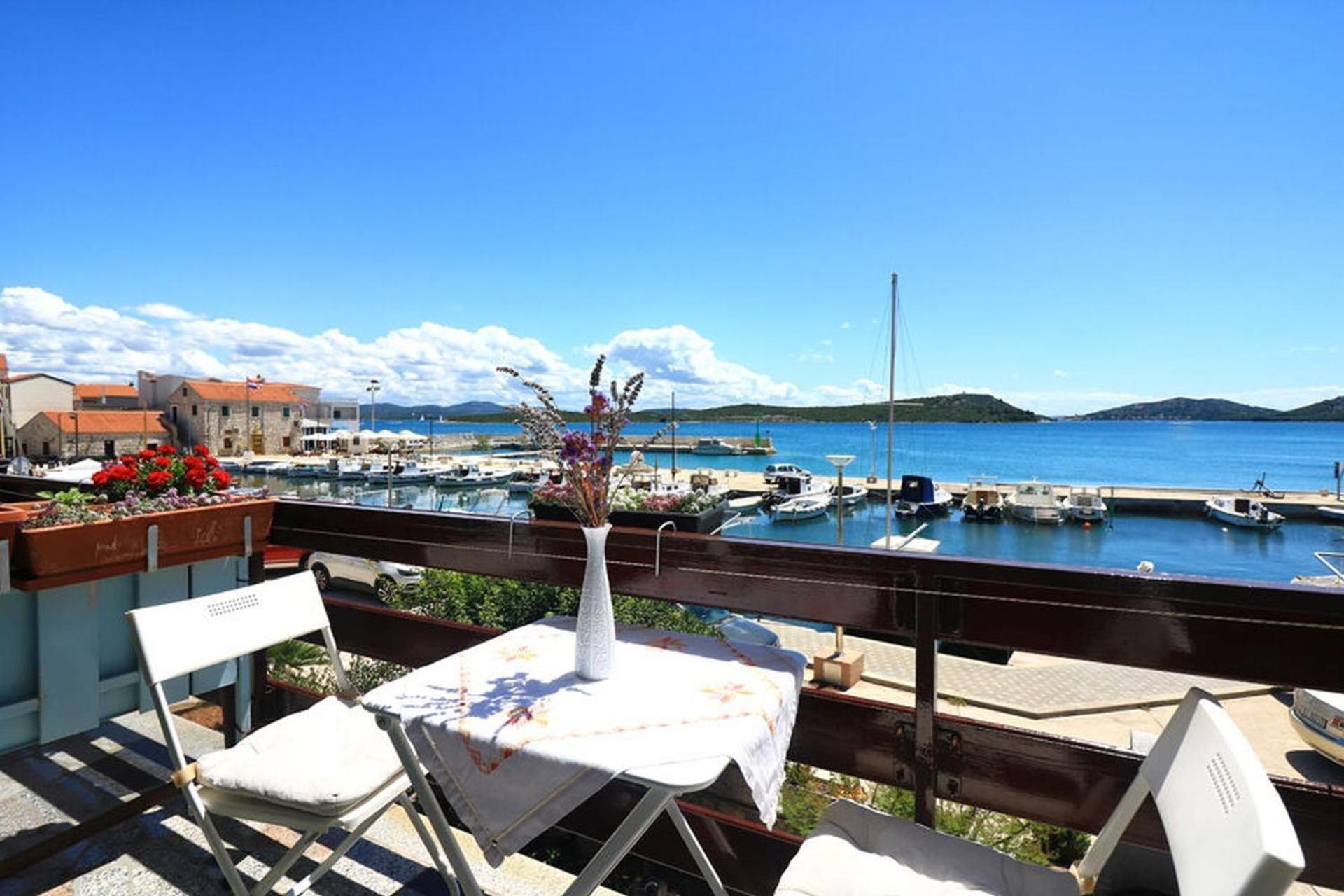 Apartments Mili - Near The Sea And The Centar Of Place Betina  Eksteriør billede