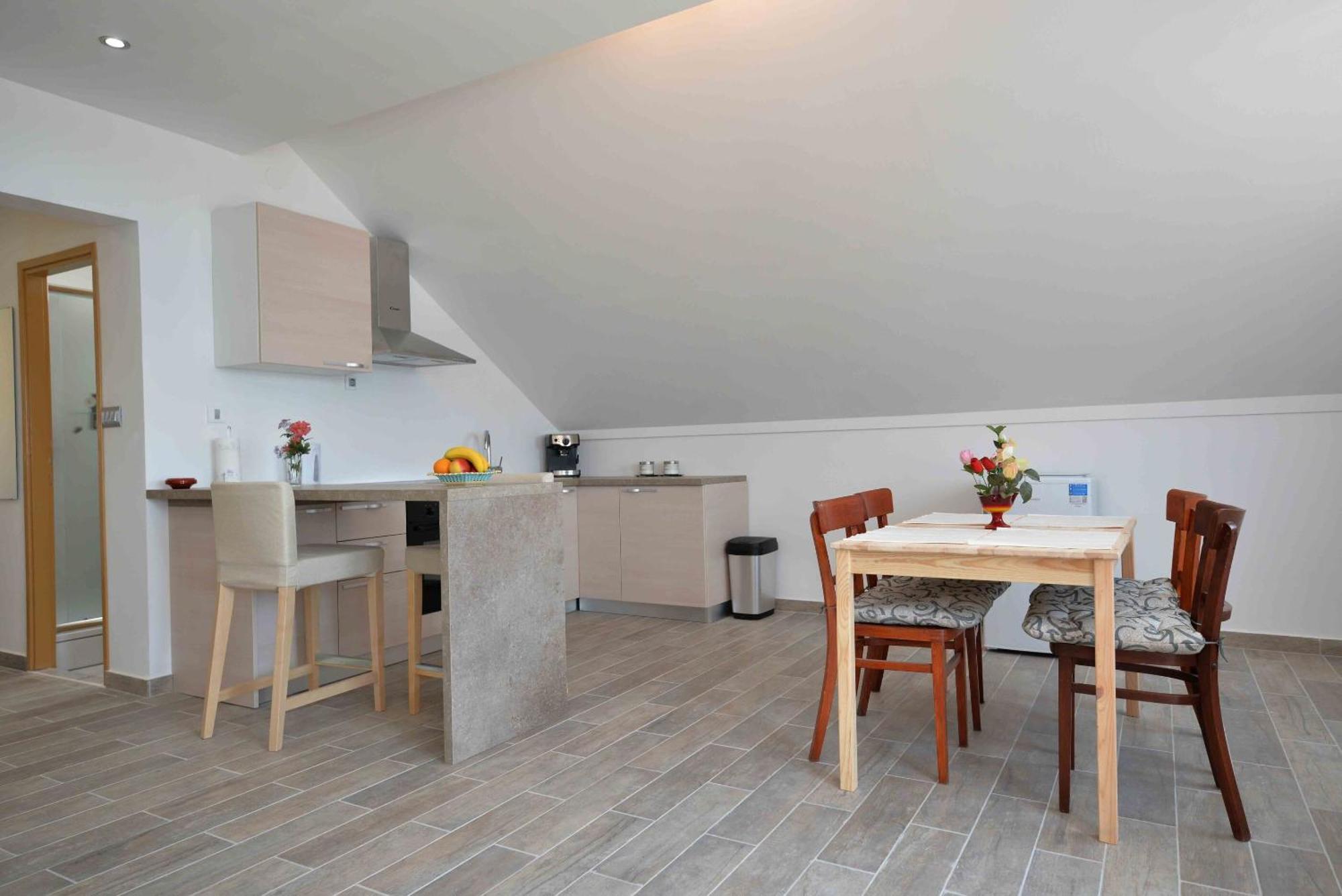 Apartments Mili - Near The Sea And The Centar Of Place Betina  Eksteriør billede