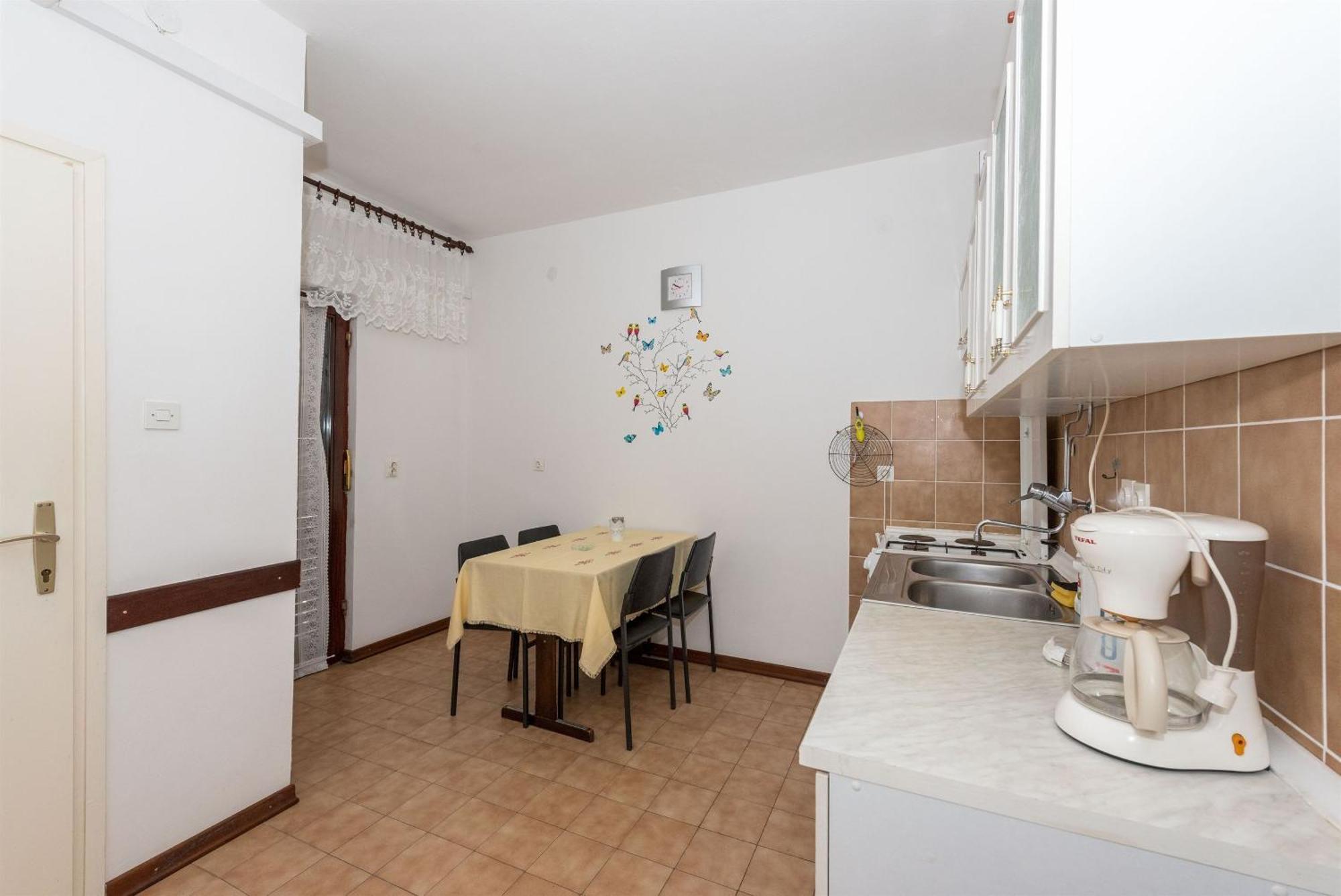 Apartments Mili - Near The Sea And The Centar Of Place Betina  Eksteriør billede