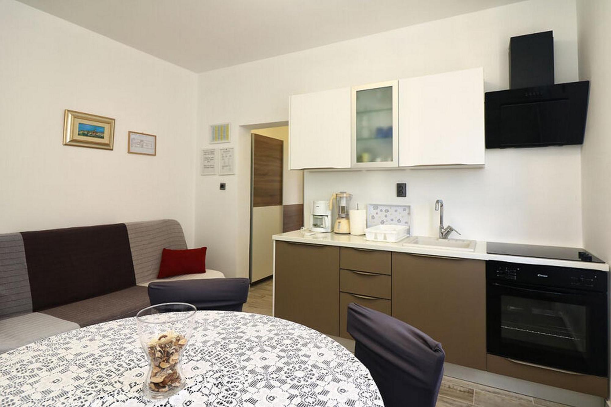 Apartments Mili - Near The Sea And The Centar Of Place Betina  Eksteriør billede