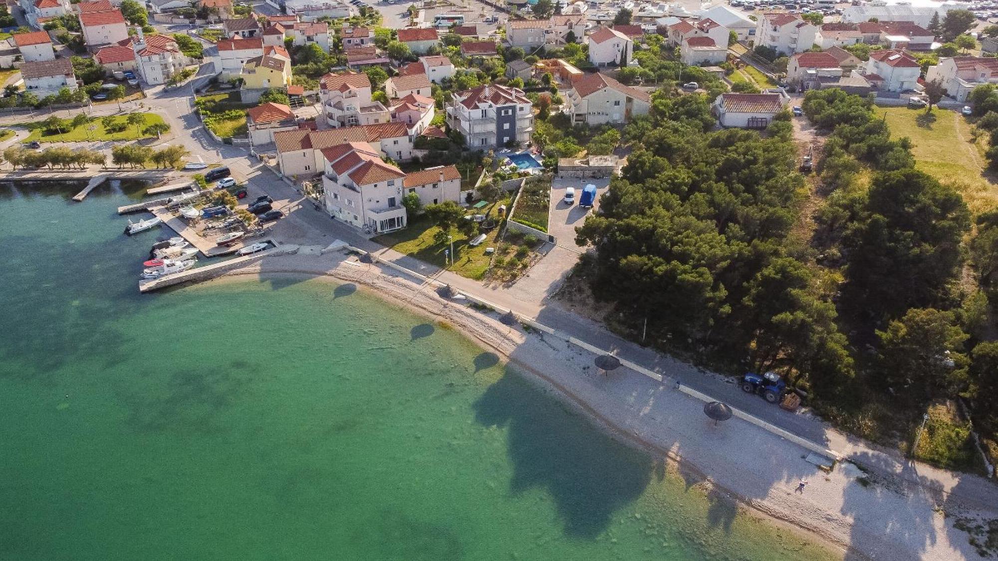 Apartments Mili - Near The Sea And The Centar Of Place Betina  Eksteriør billede